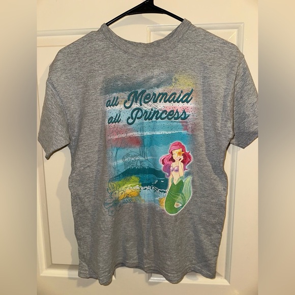 Disney’s‎ Ariel Tshirt​ - Picture 1 of 3